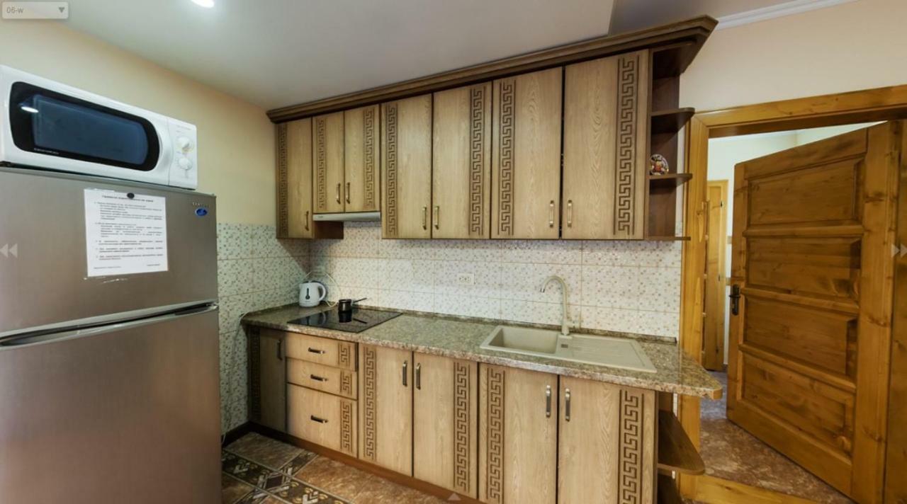 Mini Hotel Solnce Karpat โปลยานา ภายนอก รูปภาพ