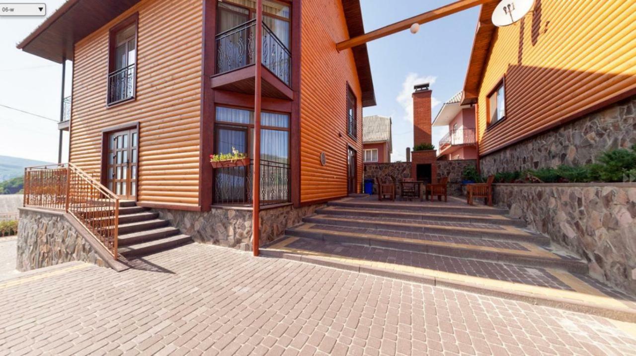 Mini Hotel Solnce Karpat โปลยานา ภายนอก รูปภาพ